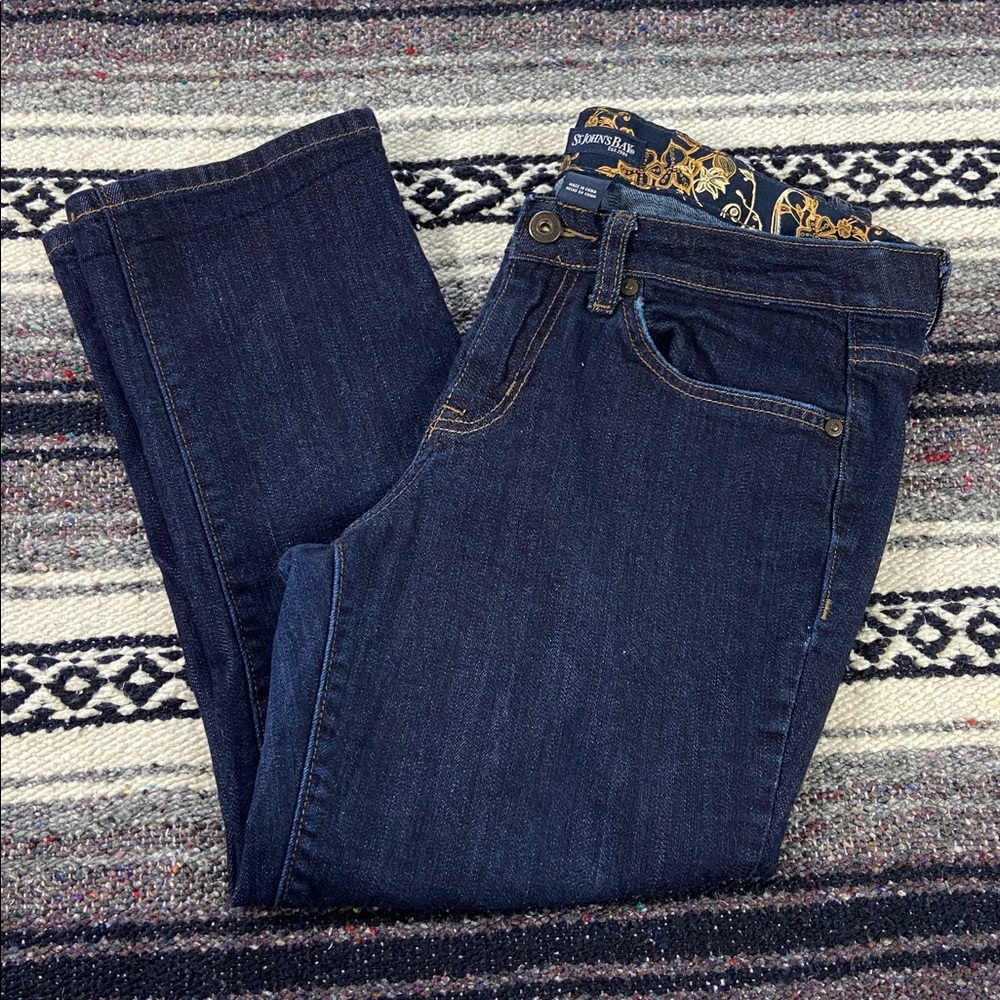 3/$12 St. John's Bay Dark Wash Capri Cropped Jeans Stretch Low Rise 10 P 32x21 - Picture 2 of 11